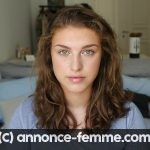 Fille simple pour discuter et faire connaissance