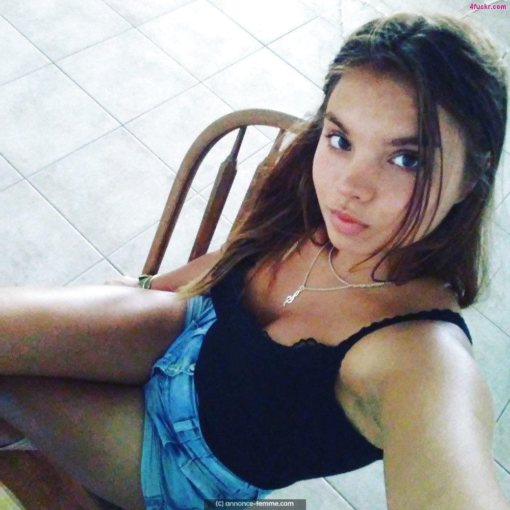 Annonce de Carla, toute jeune demoiselle ayant envie de tester un homme marié