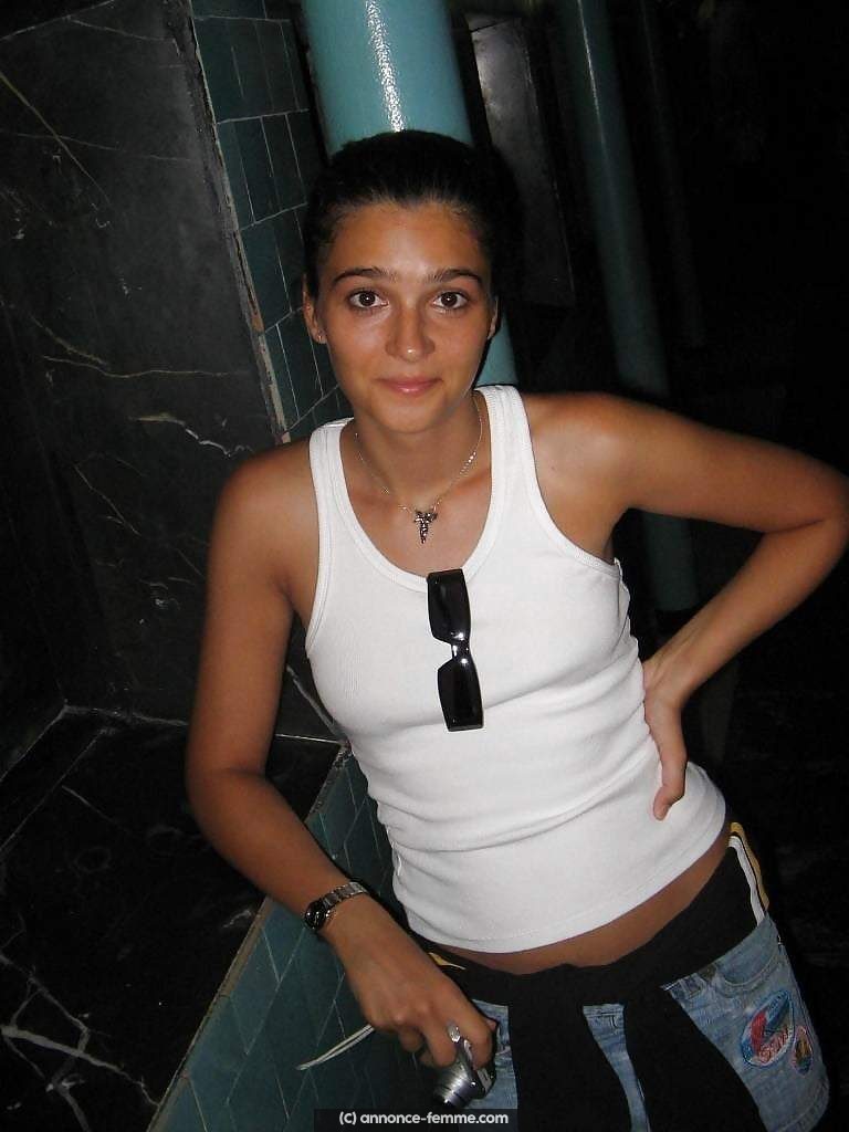 Annonce d&rsquo;Aurélie a Orléans qui n&rsquo;a jamais fait l&rsquo;amour avec deux hommes