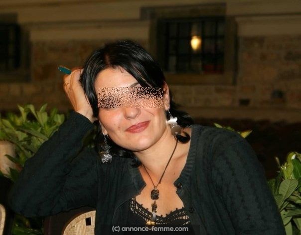 Patricia femme brune d&rsquo;Alès célibataire cherche homme