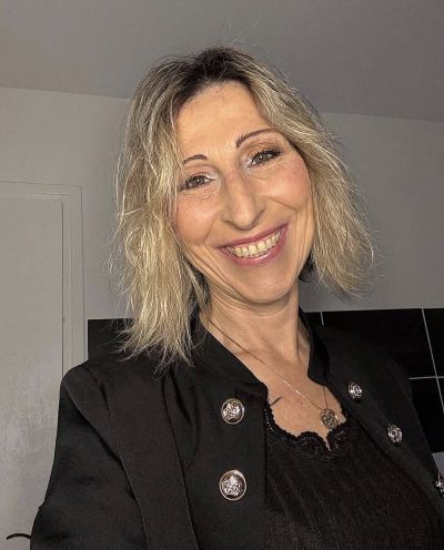 Femme Chartres, 30 ans, cherche veuve libertine avec un vrai homme