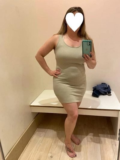 Femme à Saint-Priest cherche homme pour sexe discret et sans engagement