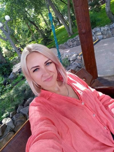 Femme célibataire cherche rencontre sexuelle à Créteil sans prise de tête