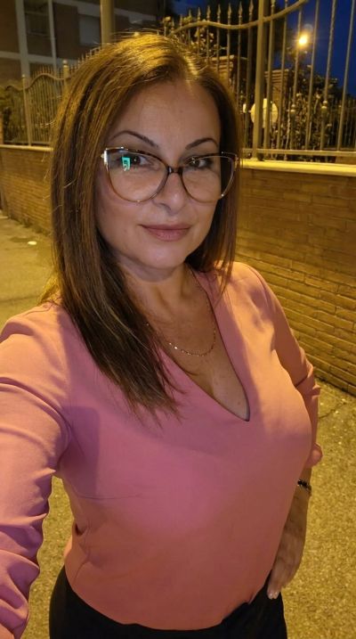 Femme cherche homme discret à Toulon pour rencontres sincères