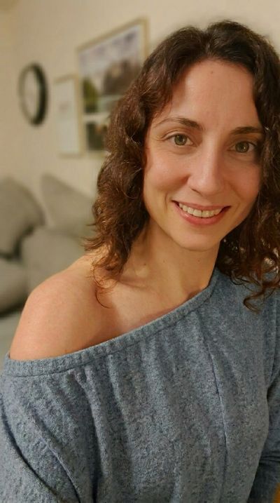 Femme célibataire libertine à Rouen cherche complices discrets