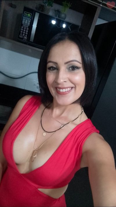 Femme cherche homme discret à Villeneuve-d&rsquo;Ascq pour moments complices
