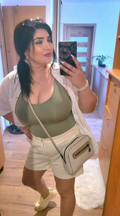 Femme cougar à Alès cherche homme pour moments passionnés