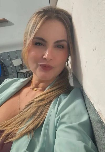 Femme cougar disponible à Charleville-Mézières cherche belle rencontre