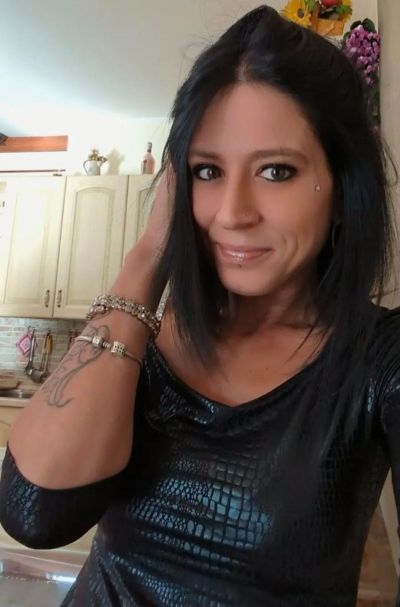 Femme seule cherche homme sincère à La Rochelle pour rencontre