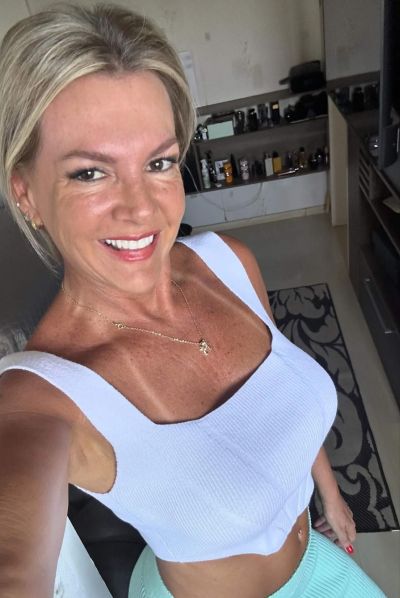 Femme de Rueil-Malmaison cherche liaison discrète avec homme mature