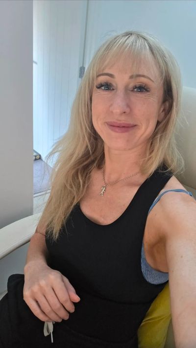 Je suis une femme célibataire chaude de Mayenne qui cherche sa perle rare