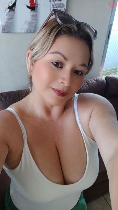 Femme chaude de Château-Gontier cherche rencontre passionnée