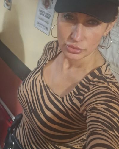 Je vais chercher une liaison discrète à Fougères avec vous