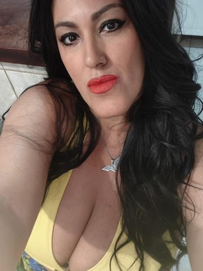 Femme sensuelle à Saint-Priest cherche rencontre intime et plan cul complice