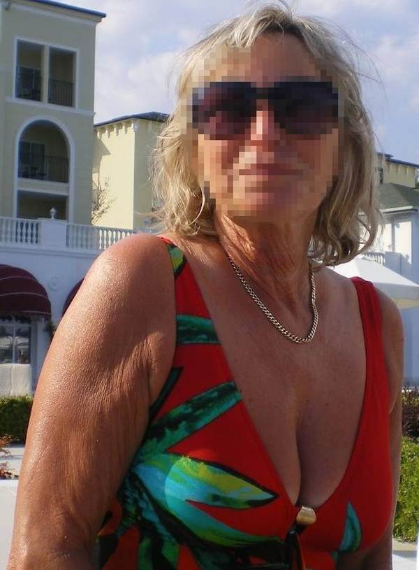 annonce femme - Vienne - Femme infidèle sexe à Vienne, Henriette 64 ans assume ses envies